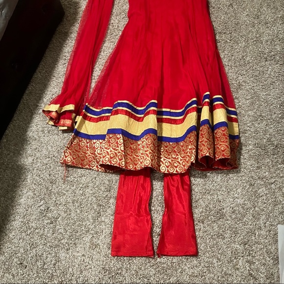 Red anarkali salwar - Picture 2 of 3